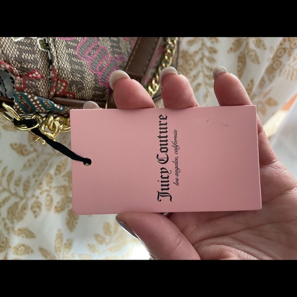 New Juicy Couture
Chestnut chino multi shoulder bag
New with tags 🤎 - Picture 6 of 6